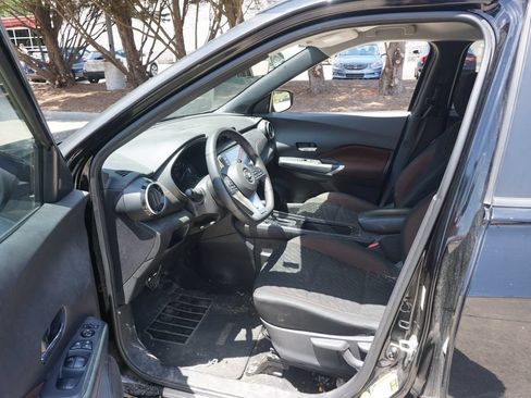 Used 2021 Nissan Kicks SR w/ Interior Electronics Package FWD image 2