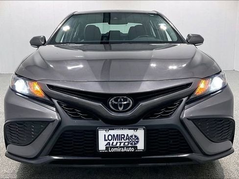 Used 2024 Toyota Camry SE image 2