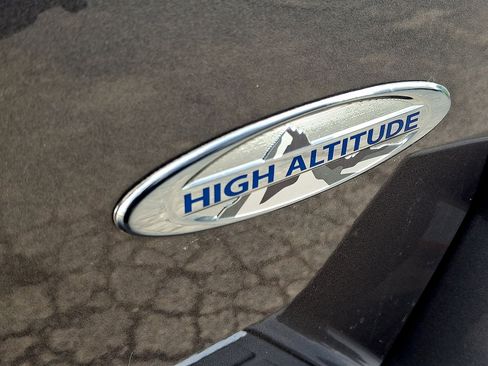 Used 2016 Jeep Compass High Altitude FWD image 23