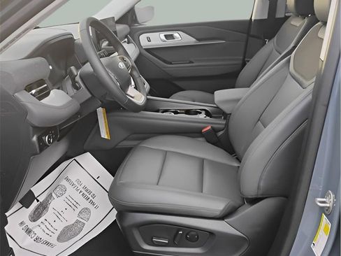 New 2026 Ford Explorer Active image 18