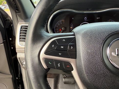 Used 2018 Jeep Grand Cherokee Laredo image 27