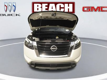 Used 2024 Nissan Pathfinder SV
