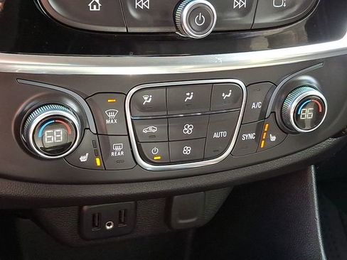 Used 2021 Chevrolet Traverse LT w/ LPO, Floor Liner Package image 17