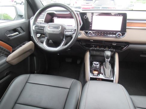 Used 2023 GMC Canyon Denali AWD/4WD image 13