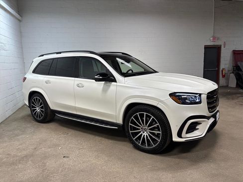 Used 2024 Mercedes-Benz GLS 450 4MATIC image 5