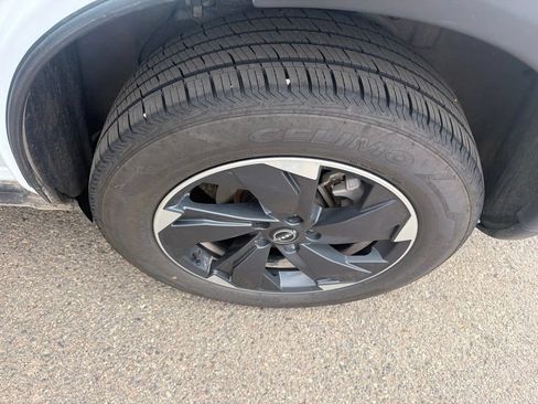 Used 2024 Nissan Rogue SV AWD/4WD image 21
