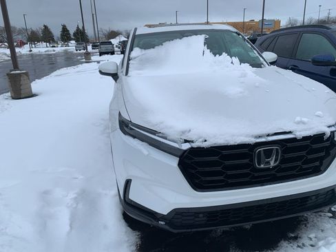 Used 2024 Honda CR-V EX-L image 4