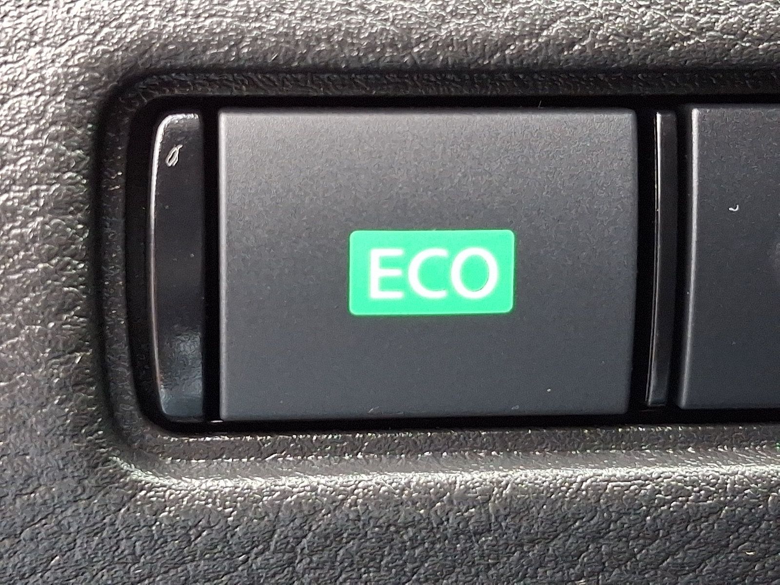 Used 2025 Nissan Sentra SV FWD image 25