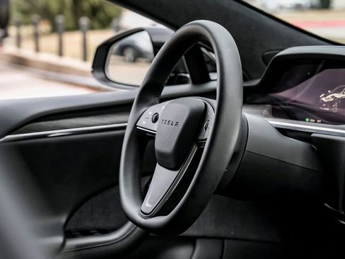 Used 2022 Tesla Model S Base image 14