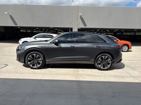 New 2026 Audi Q8 Premium Plus image 9