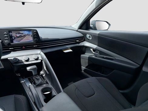 New 2026 Hyundai Elantra SE image 21
