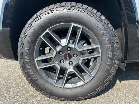 New 2026 GMC Terrain AT4 w/ Technology Package II AWD/4WD image 7