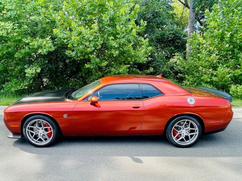 Used 2022 Dodge Challenger SRT Hellcat w/ Plus Package RWD image 5