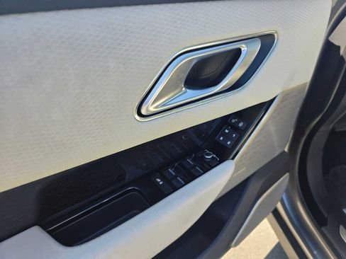 Used 2019 Land Rover Range Rover Velar R-Dynamic SE AWD/4WD image 23