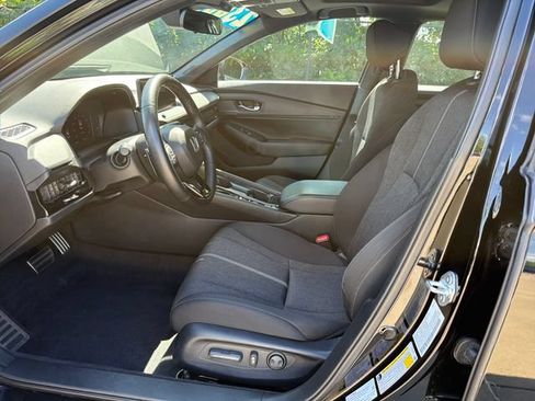 Used 2023 Honda Accord Sport image 11