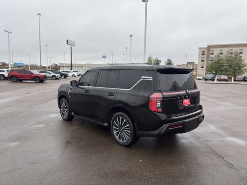 Used 2025 Nissan Armada Platinum Reserve image 3