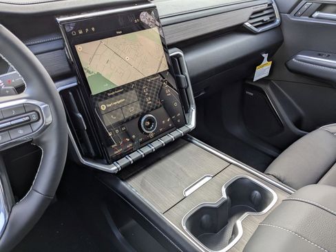 New 2026 GMC Acadia Denali w/ Super Cruise Package image 23