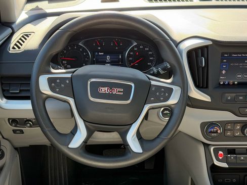 Used 2024 GMC Terrain SLE w/ Driver Convenience Package FWD image 14