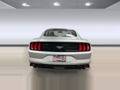 Used 2019 Ford Mustang Coupe RWD image 9