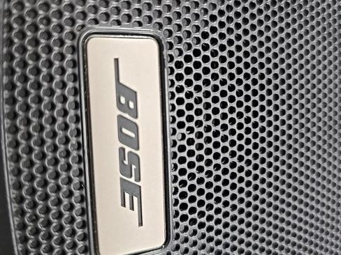 Used 2018 Nissan Rogue SV w/ Sun & Sound Touring Package AWD/4WD image 15
