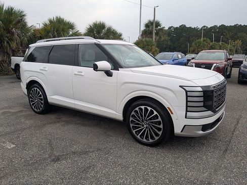 Used 2026 Hyundai Palisade Calligraphy FWD image 2