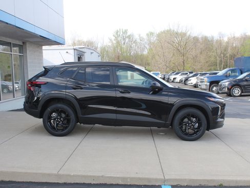 New 2026 Chevrolet Trax LT w/ Driver Confidence Package image 3