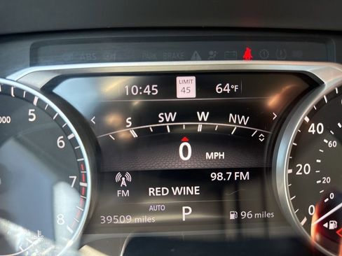 Used 2023 Nissan Pathfinder SL AWD/4WD image 25