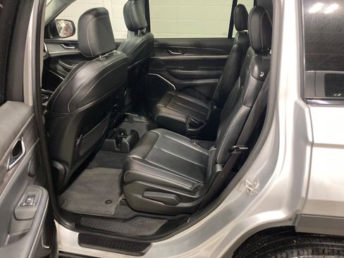 Used 2022 Jeep Grand Cherokee L Limited image 19