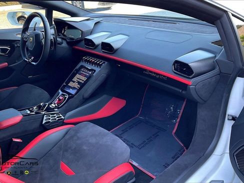 Used 2023 Lamborghini Huracan Tecnica image 12