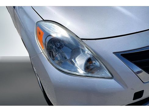 Used 2012 Nissan Versa FWD image 27