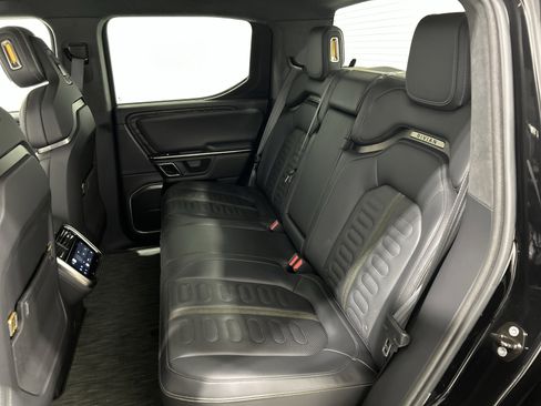 Used 2022 Rivian R1T Launch Edition image 21