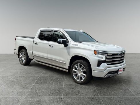 Used 2024 Chevrolet Silverado 1500 High Country AWD/4WD image 7