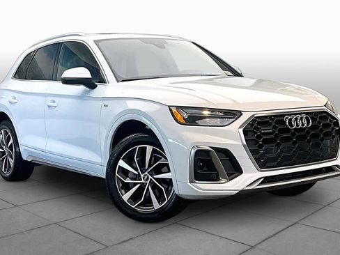 Used 2023 Audi Q5 2.0T Premium w/ Convenience Package AWD/4WD image 3