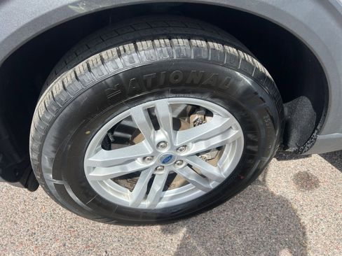 Used 2023 Ford Explorer XLT w/ Equipment Group 202A RWD image 32