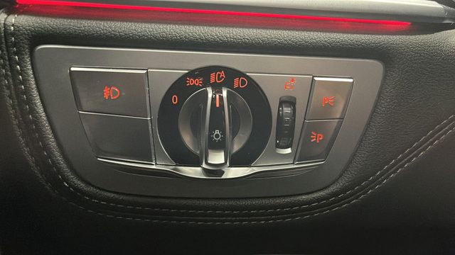Used 2019 BMW 750i xDrive AWD/4WD image 32