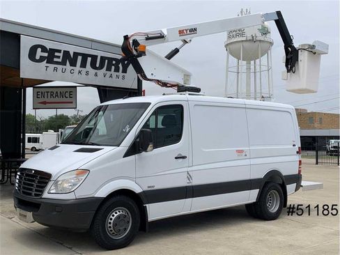 Used 2013 Freightliner Sprinter 3500 image 1