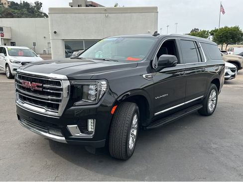 Certified 2022 GMC Yukon XL SLT w/ SLT Luxury Package image 10