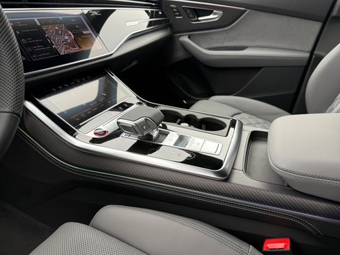 New 2026 Audi SQ7 Prestige image 13