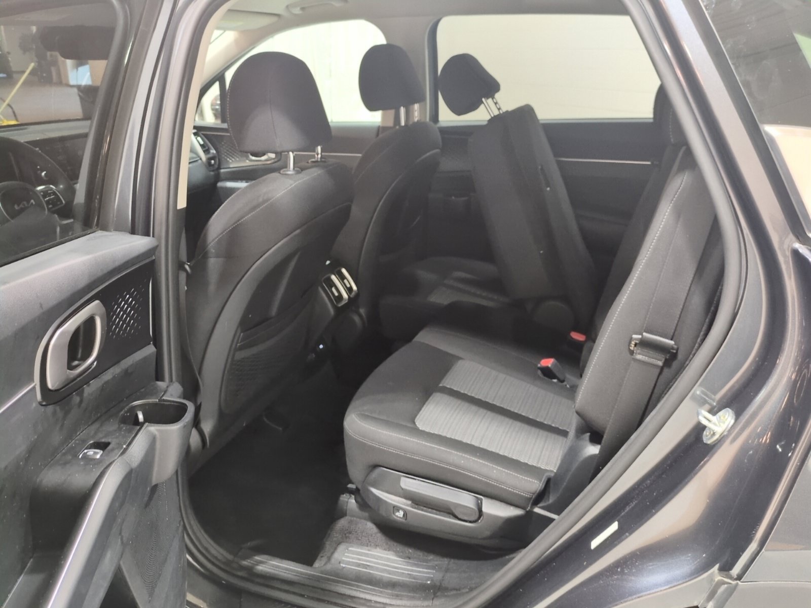 Used 2022 Kia Sorento LX AWD/4WD image 17
