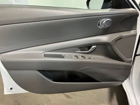 Used 2024 Hyundai Elantra SEL FWD image 20