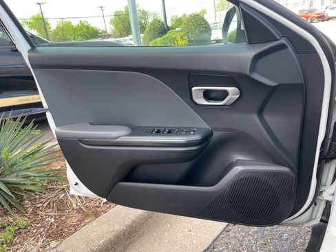 Used 2025 Kia K4 LXS image 18