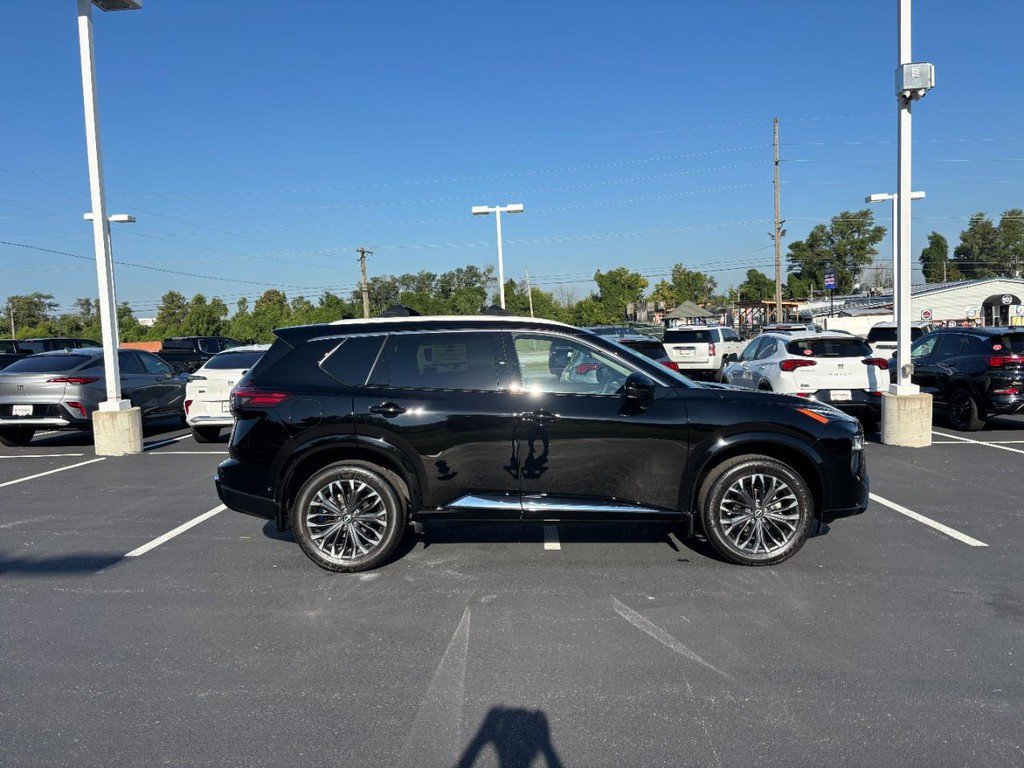Used 2026 Nissan Rogue Platinum w/ Platinum Premium Package AWD/4WD image 2