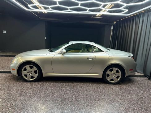 Used 2002 Lexus SC 430 Convertible RWD image 4