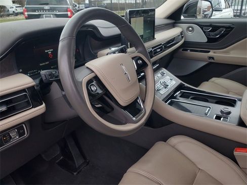 Certified 2023 Lincoln Aviator Reserve w/ Equipment Group 201A image 16