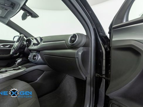 Used 2020 Chevrolet Blazer LT FWD image 36