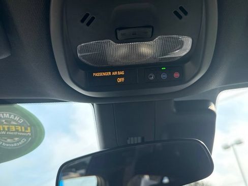 Used 2024 Chevrolet Trax RS w/ Driver Confidence Package FWD image 28
