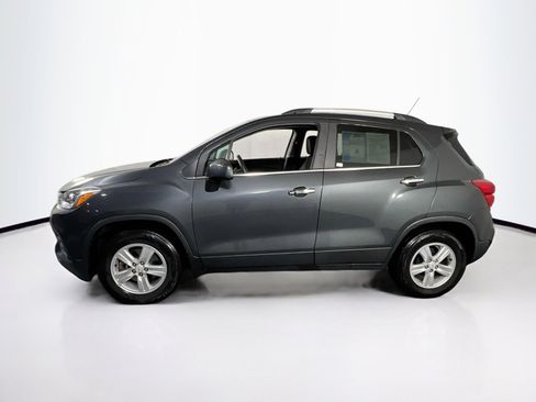 Used 2017 Chevrolet Trax LT w/ LT Convenience Package FWD image 8