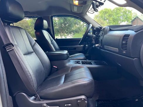 Used 2014 Chevrolet Silverado 2500 LT w/ Interior Plus Package image 21