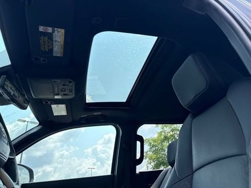 Used 2024 Toyota Tacoma Limited AWD/4WD image 3