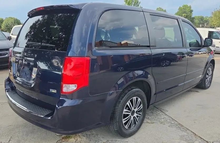 Used 2012 Dodge Grand Caravan SE FWD image 5
